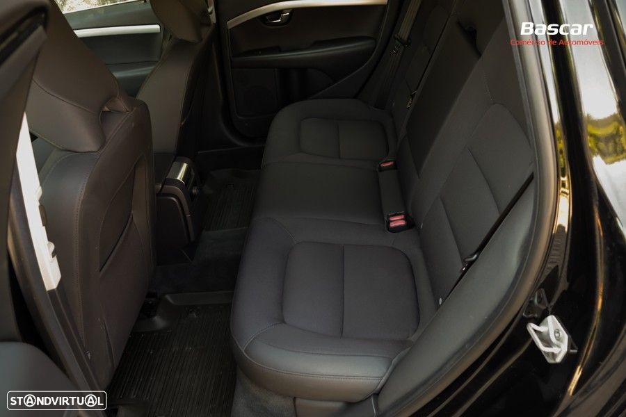 Volvo XC 70 D4 Geartronic Black Line - 30