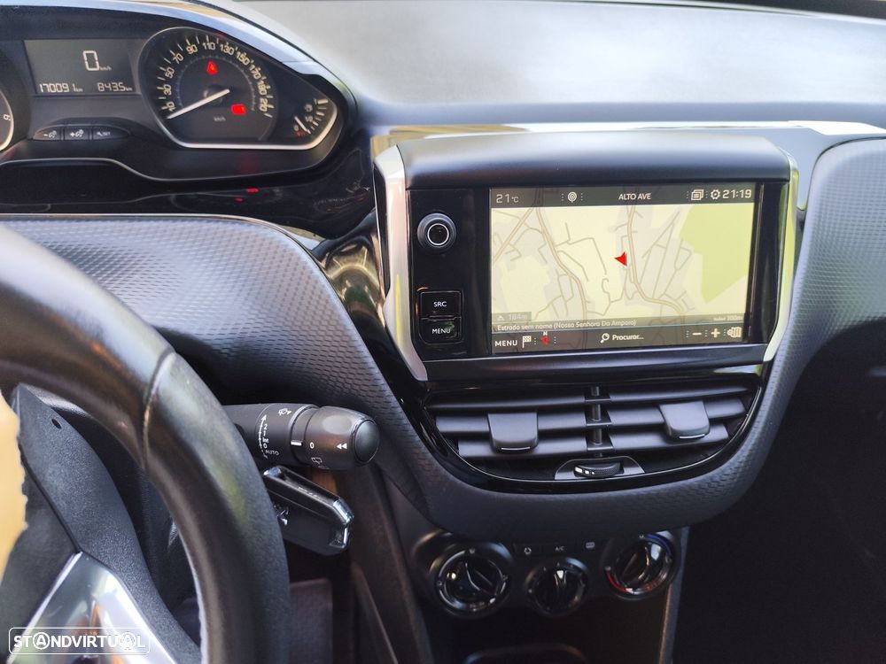 Peugeot 2008 1.6 BlueHDi Style - 25