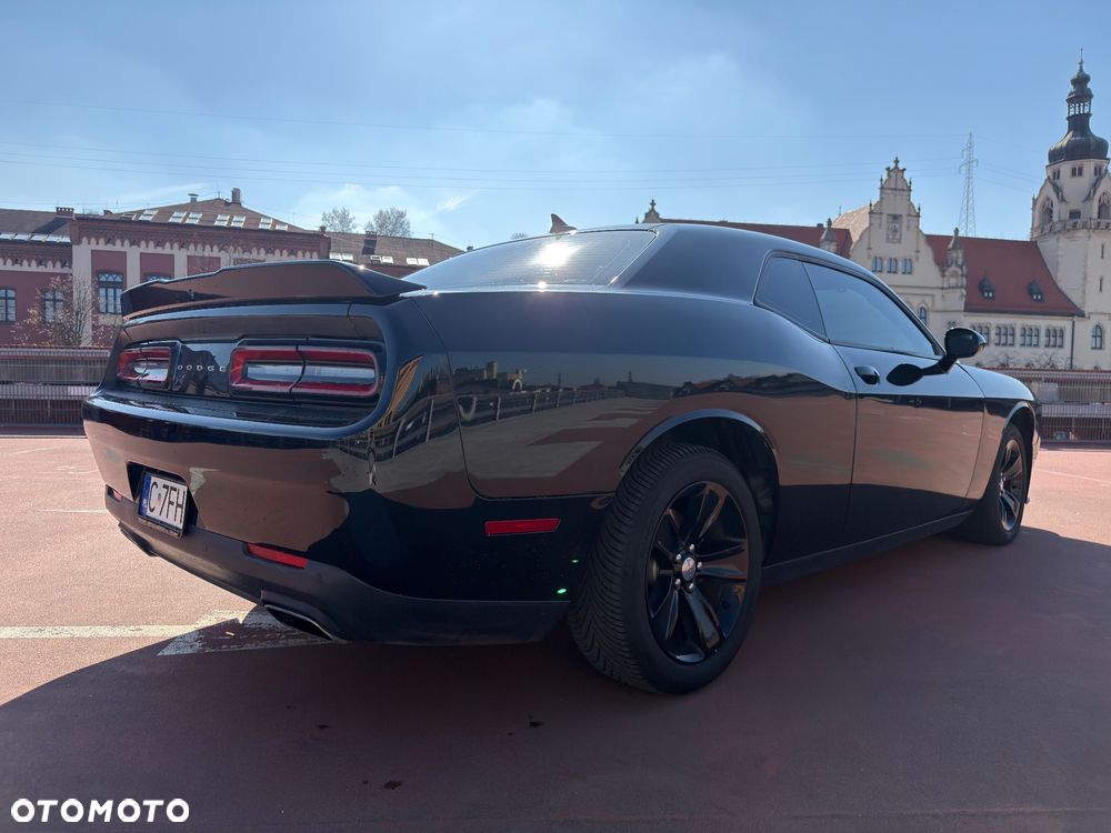 Dodge Challenger - 15