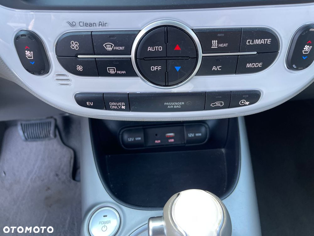 Kia Soul Plug - 13