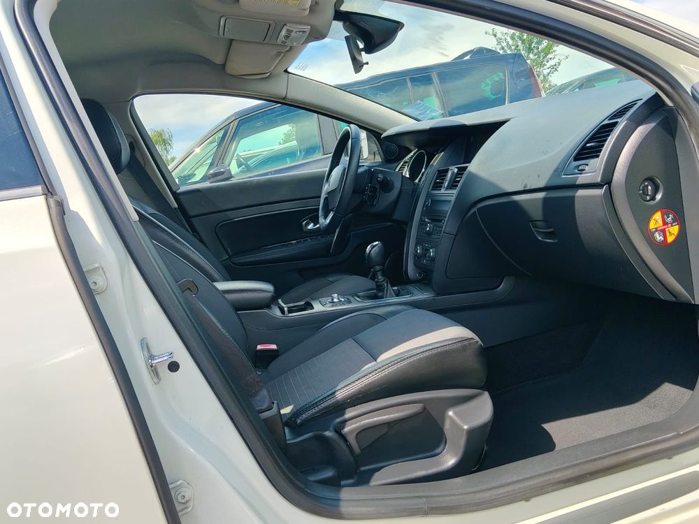 Renault Latitude 2.0 dCi Privilege - 18