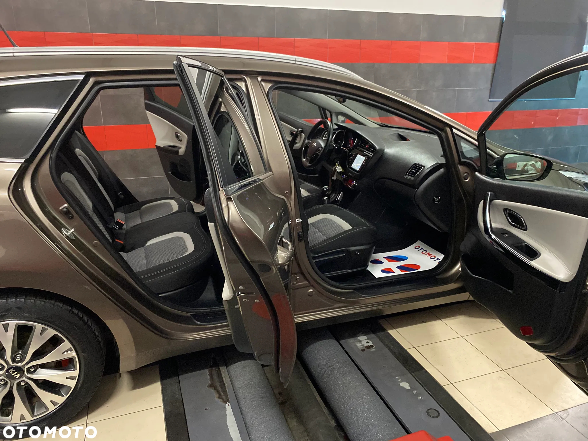 Kia Ceed 1.6 GDI Spirit - 18