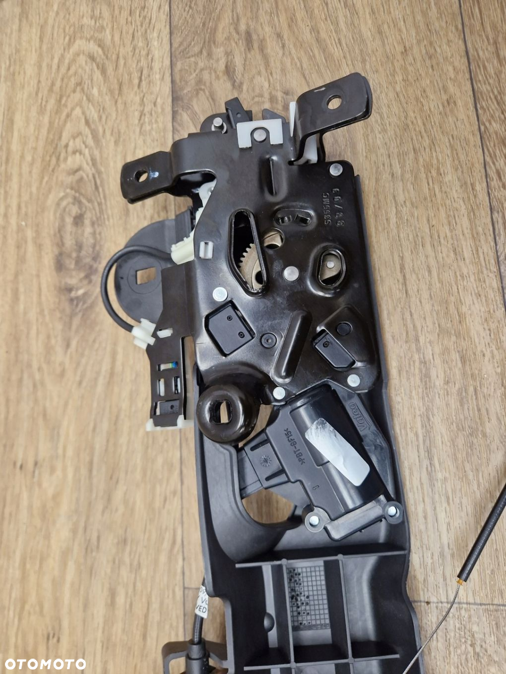 BMW E93 F33 F83 ZAMEK KLAPY TYŁ TYLNEJ MECHANIZM KLAPY BAGAŻNIKA 7129214 - 7