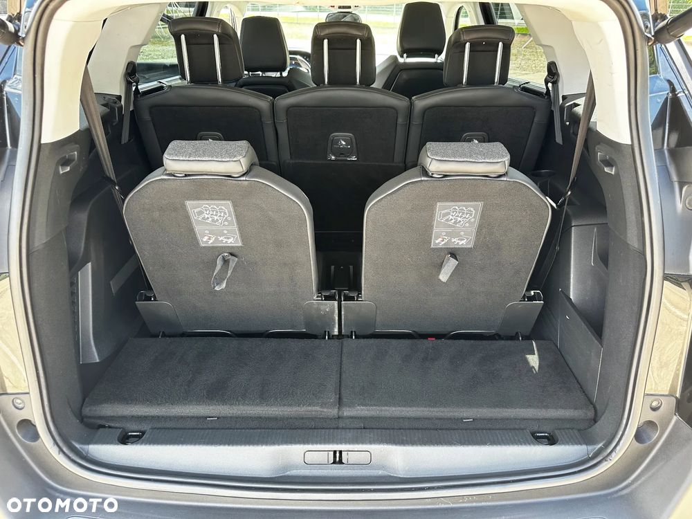 Peugeot 5008 - 32