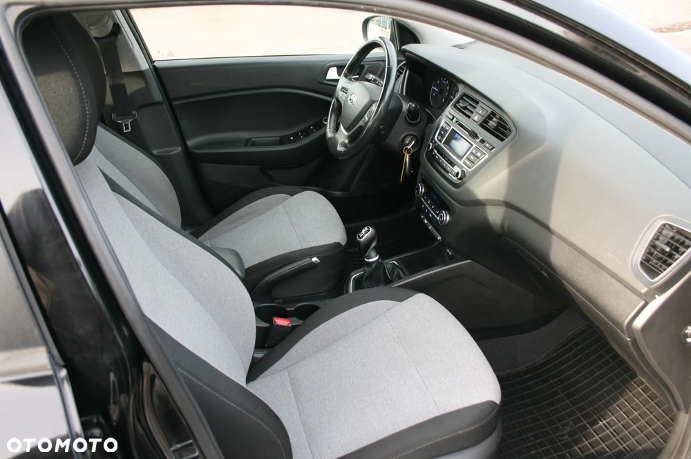 Hyundai i20 1.4 Comfort - 11