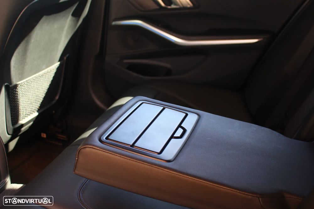 BMW 320 - 19