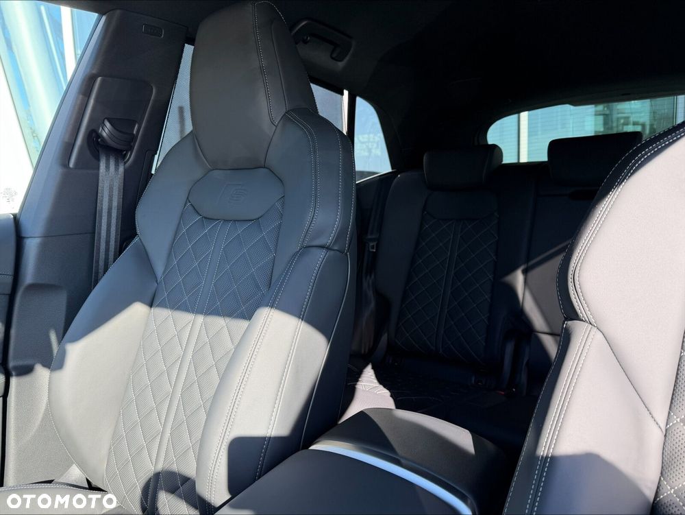 Audi Q8 - 16