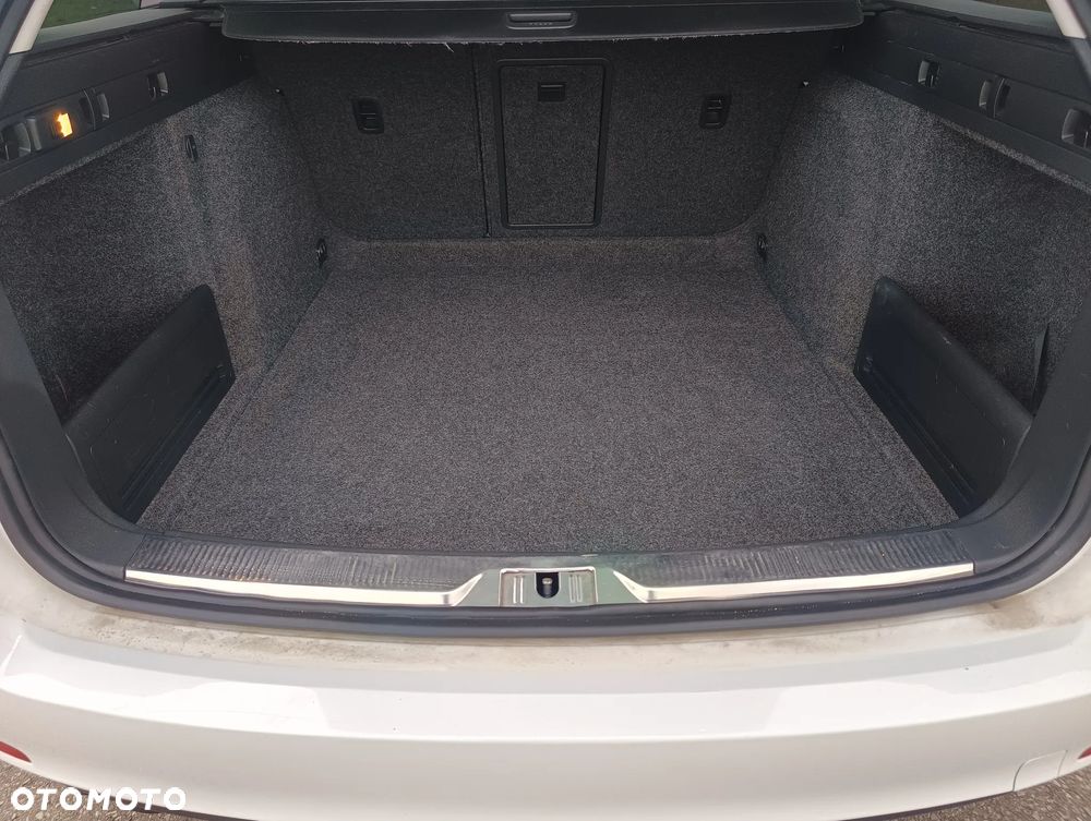 Skoda Superb 2.0 TDI Active DSG - 9