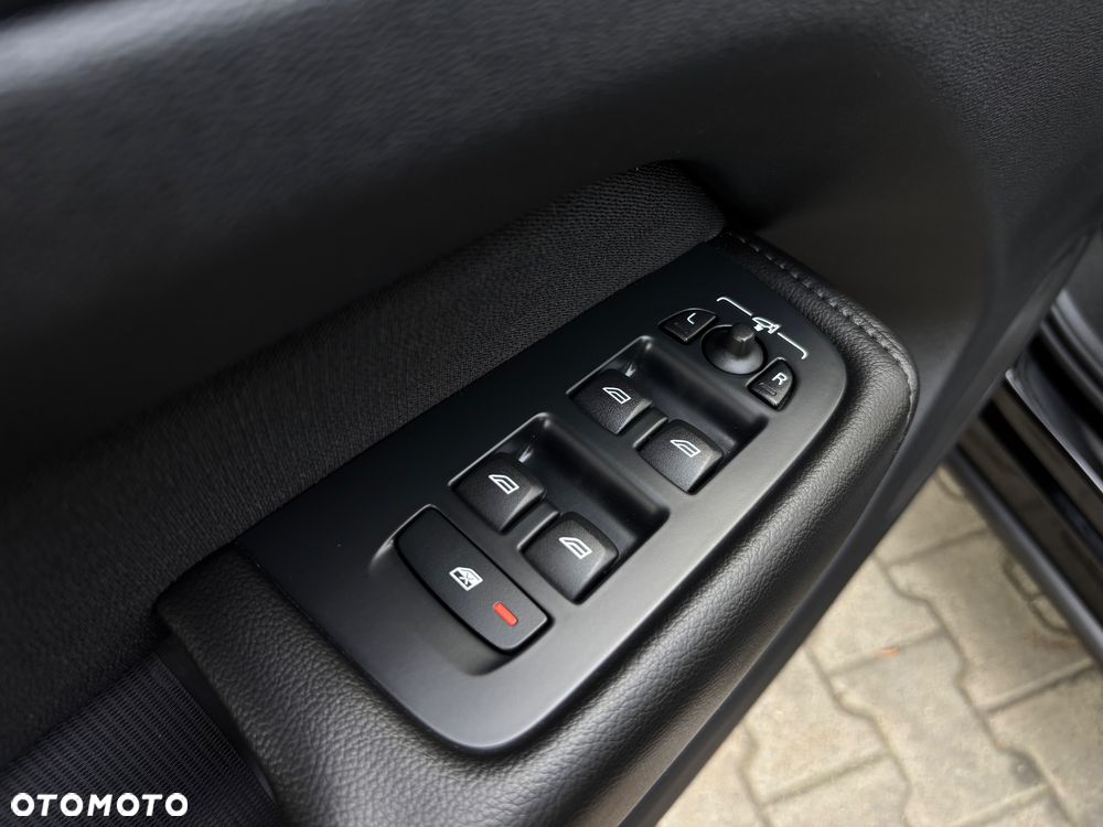 Volvo XC 60 D3 Momentum - 25