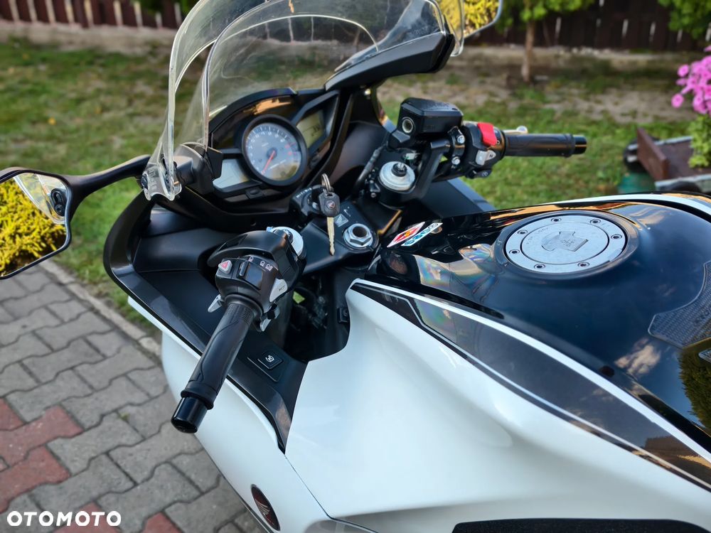 Honda VFR - 28