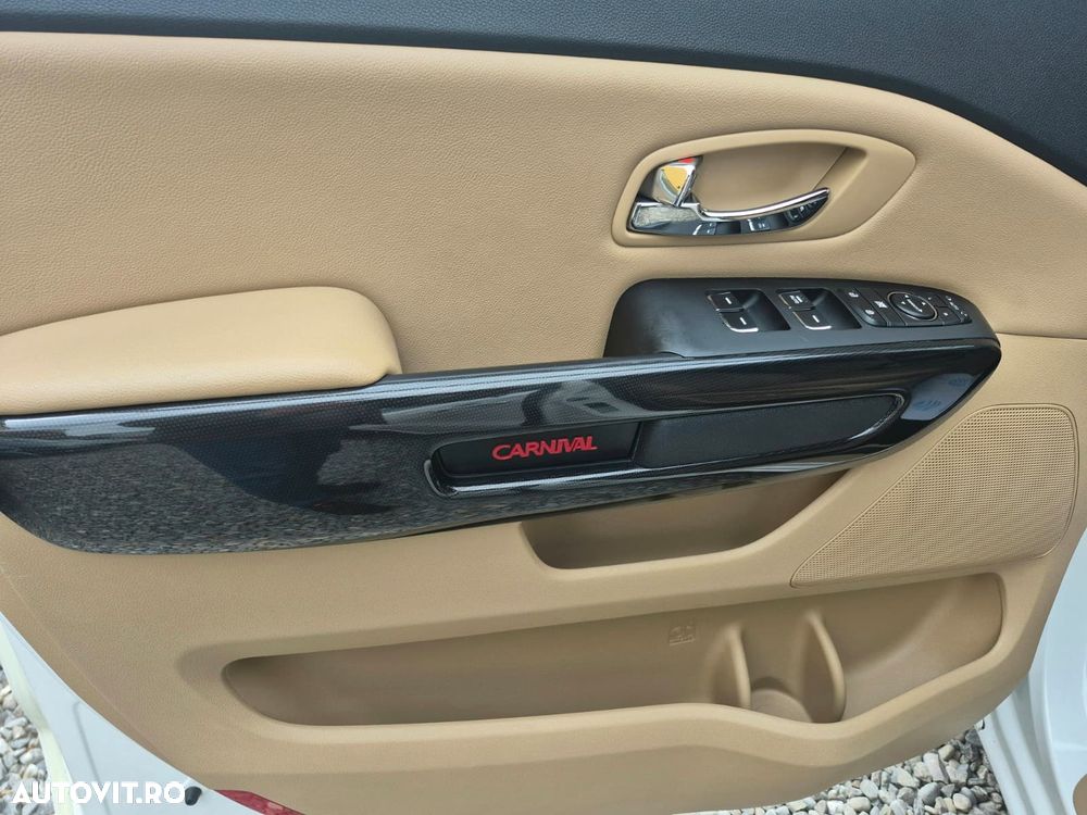 Kia Carnival - 31