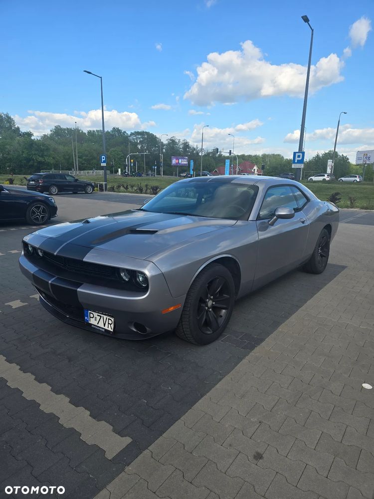 Dodge Challenger - 2