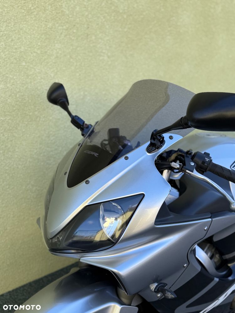 Honda CBR - 28