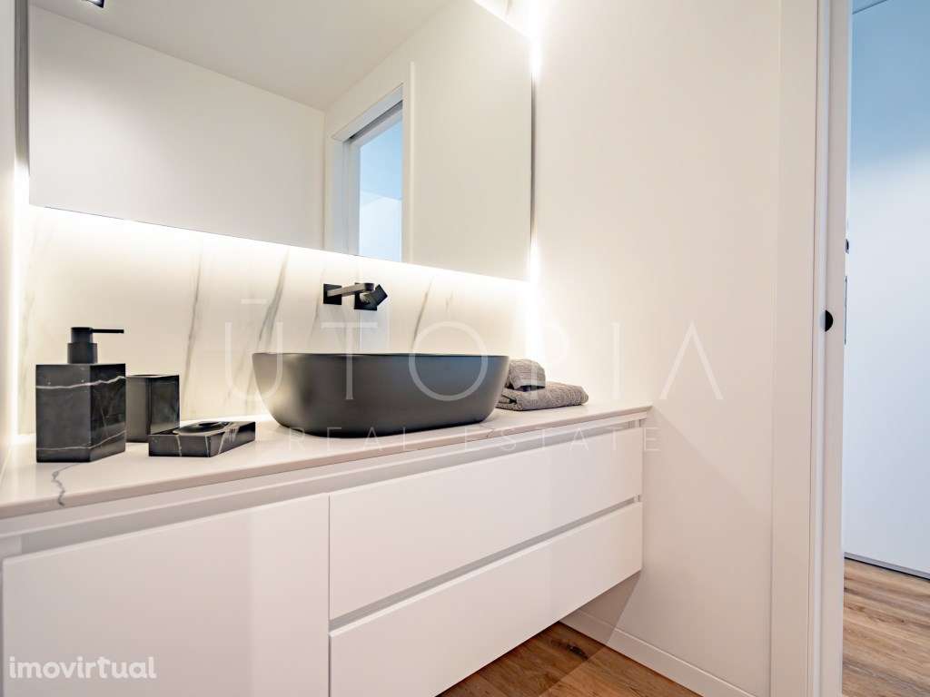 T2 novo com varanda, garagem e piscina - D. João III Prestige Resid... - Grande imagem: 2/15
