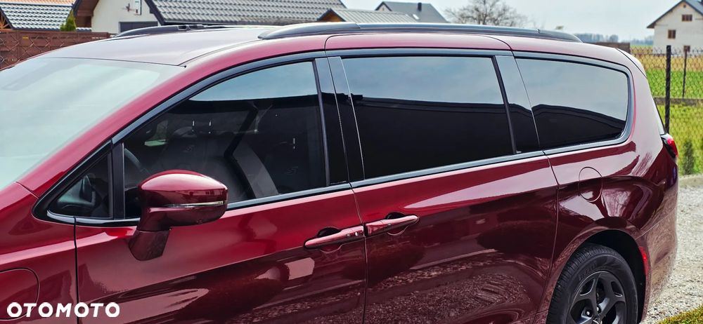 Chrysler Pacifica - 10