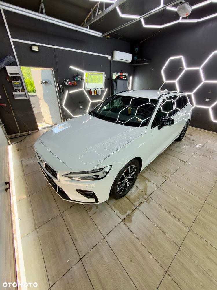 Volvo V60 D4 Geartronic R-Design - 34