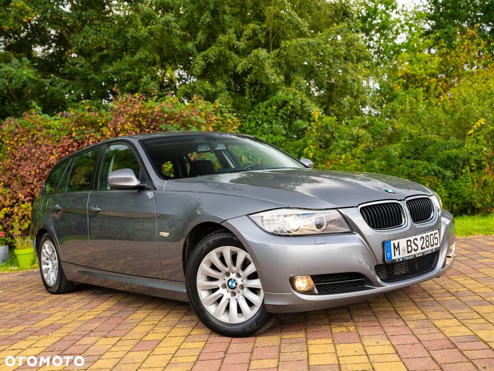 BMW Seria 3 318d DPF Touring - 18