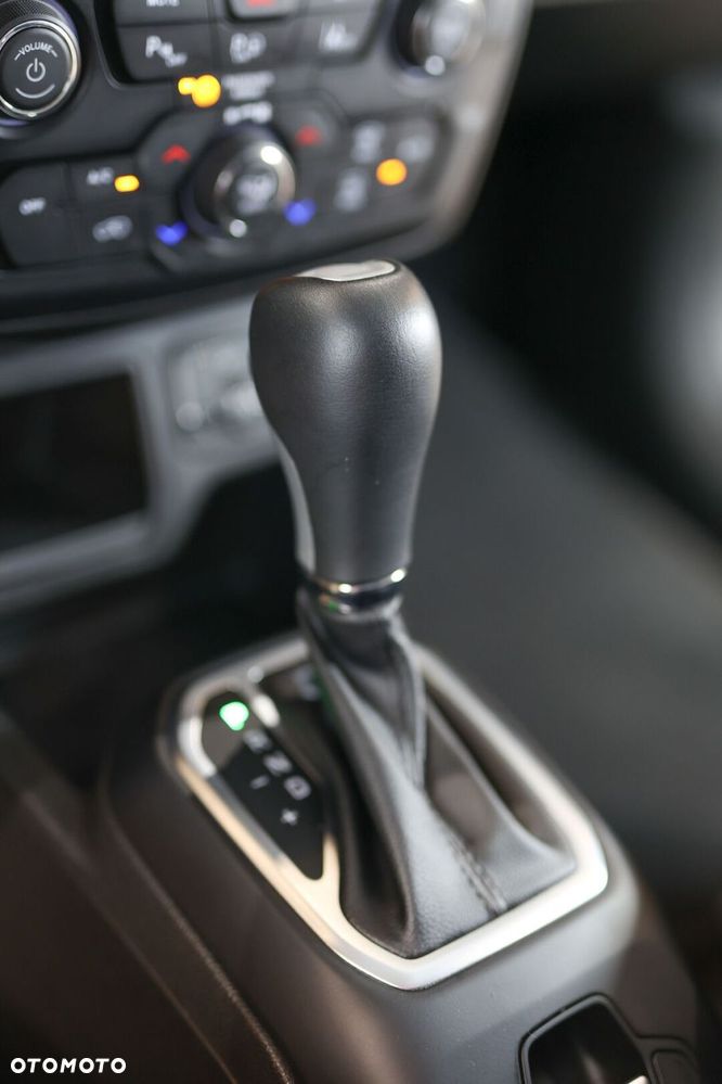 Jeep Renegade 1.5 T4 mHEV Limited FWD S&S DCT - 30