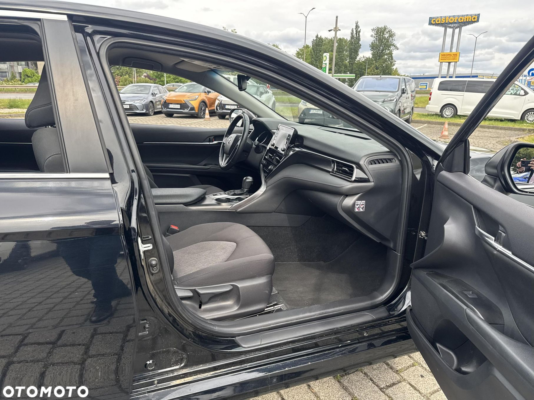Toyota Camry - 21