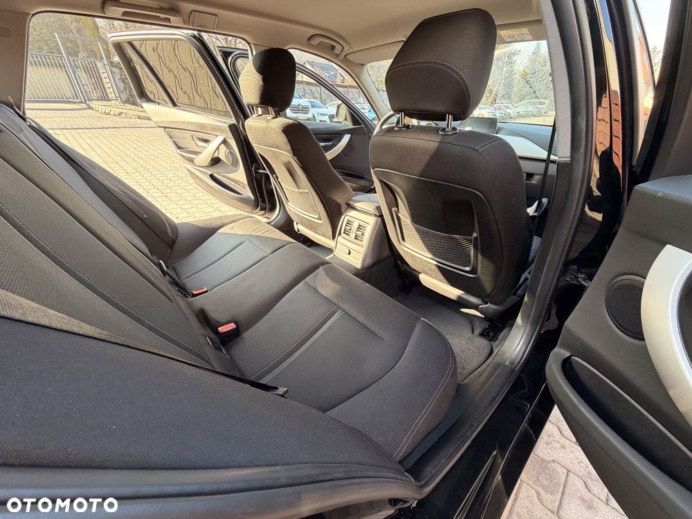 BMW Seria 3 318d - 13