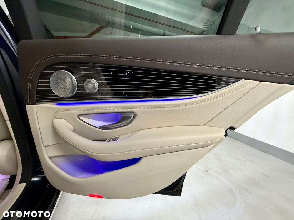 Mercedes-Benz Klasa E 200 9G-TRONIC - 36