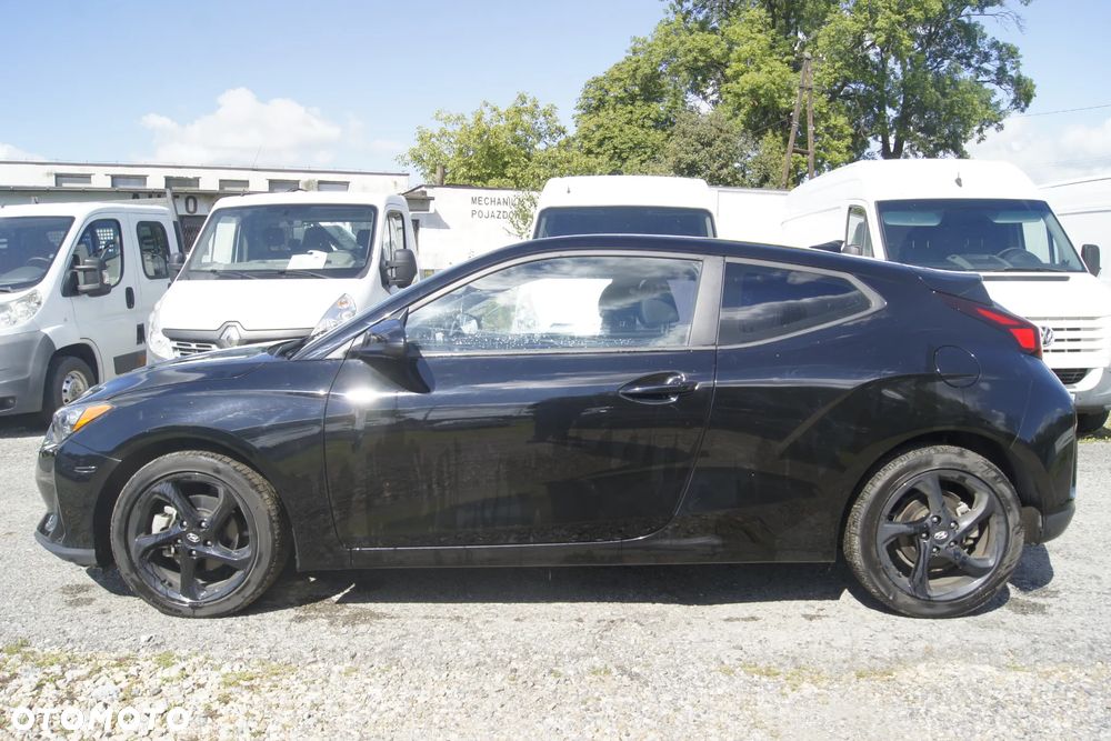 Hyundai Veloster - 8