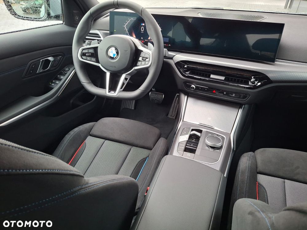 BMW Seria 3 320i xDrive M Sport - 23
