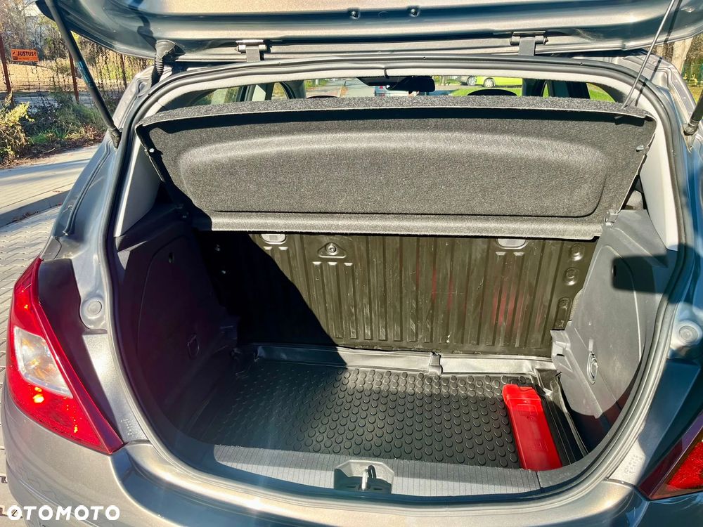 Opel Corsa 1.2 16V Edition / Active - 12