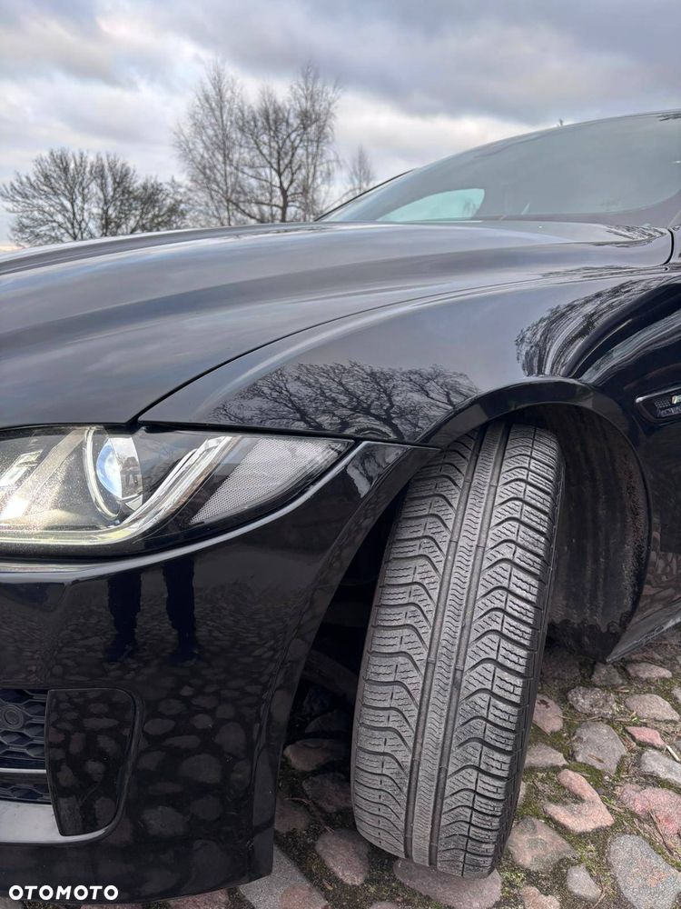 Jaguar XE E-Performance R-Sport - 3