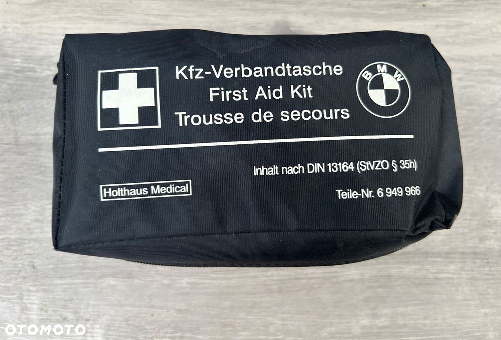 BMW Pokrowiec Apteczka Ratunkowa Czarna 6949966