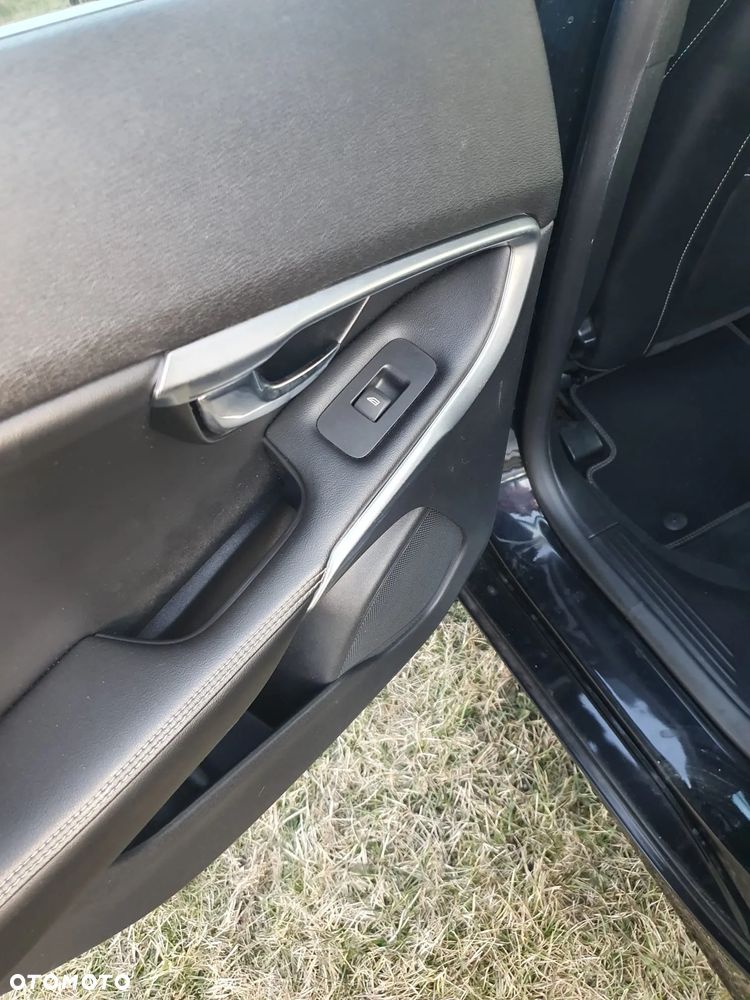 Volvo V40 D4 Drive-E R-Design Kinetic - 7