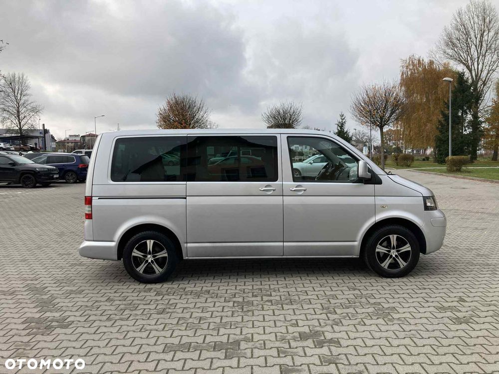 Volkswagen Caravelle - 2