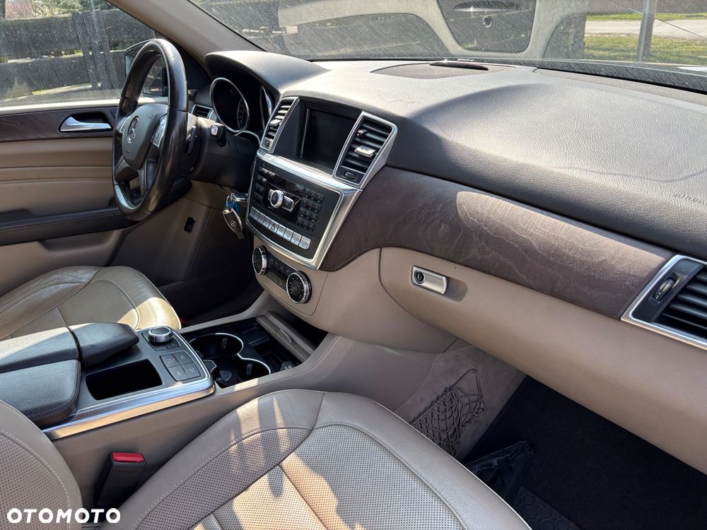 Mercedes-Benz ML - 4