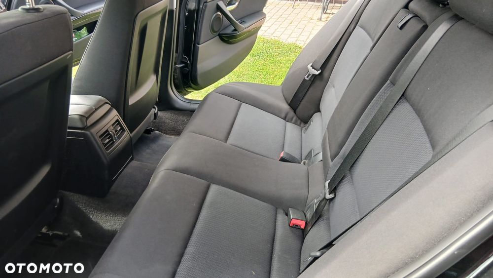 BMW Seria 3 318i - 7