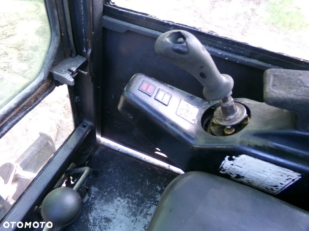 Bobcat x320 minikoparka - 8