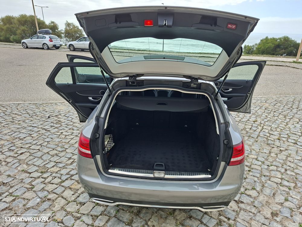 Mercedes-Benz 220 - 8