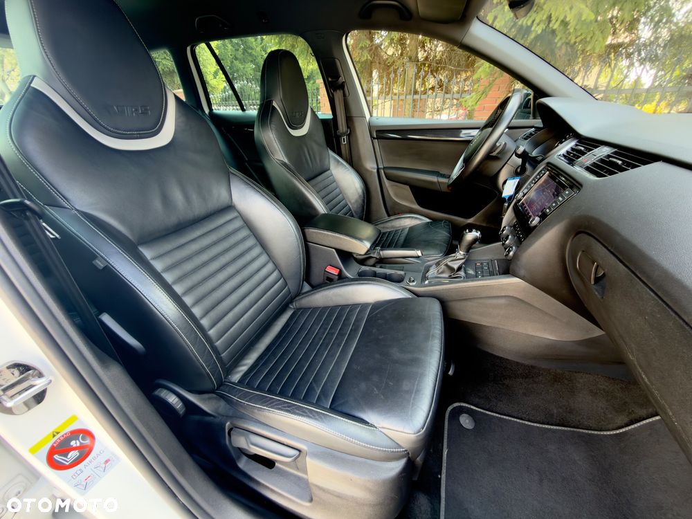 Skoda Octavia 2.0 TDI DSG RS - 22