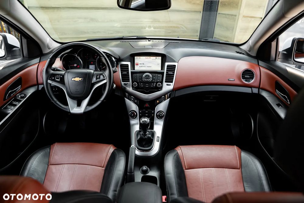 Chevrolet Cruze 1.8 LT+ - 29