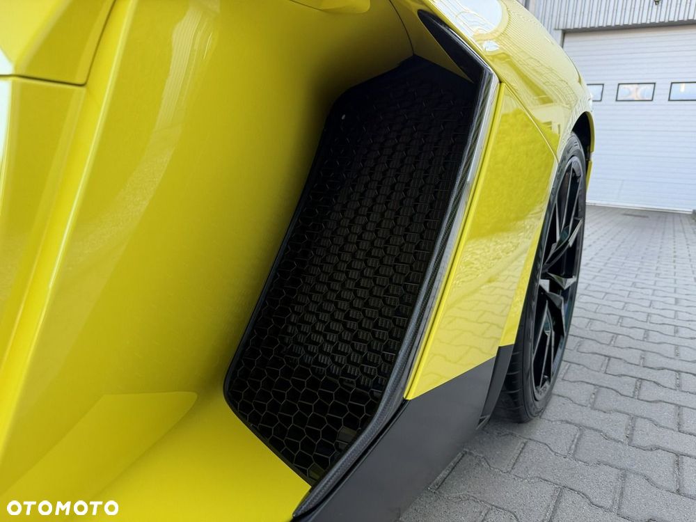 Lamborghini Aventador - 25