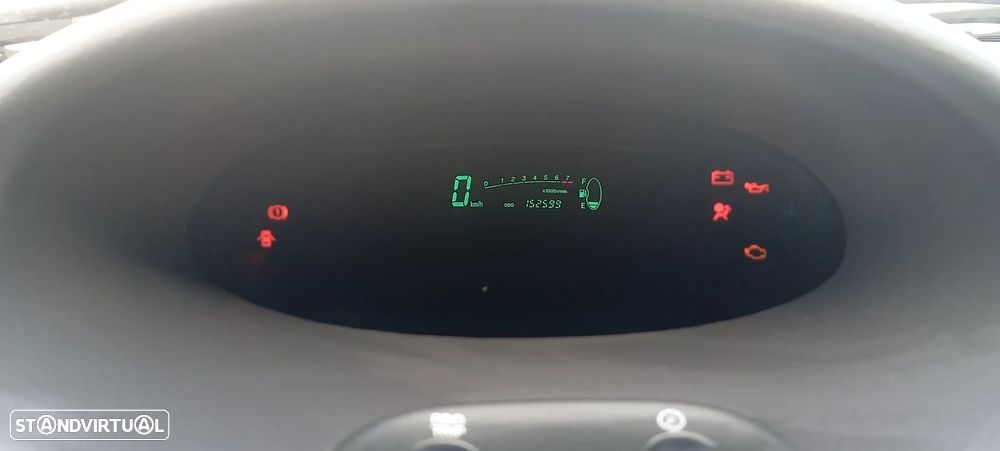 Toyota Yaris 1.0 Terra DA+ABS+CD+AC - 24