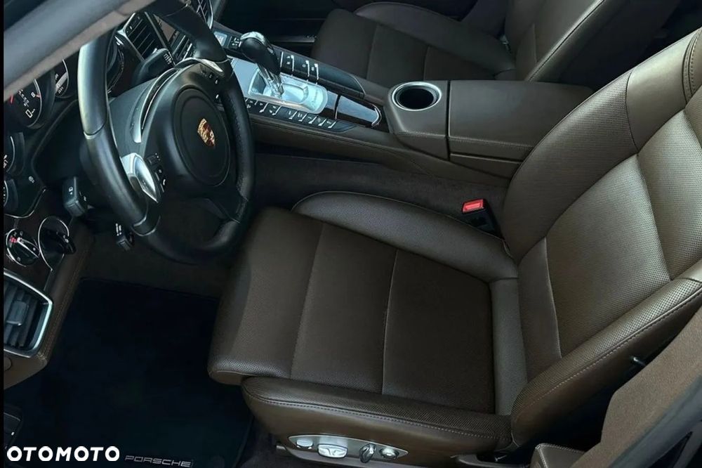 Porsche Panamera Turbo - 11