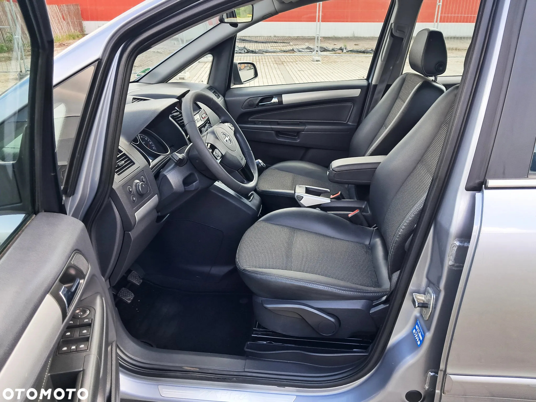 Opel Zafira 1.8 Cosmo - 10