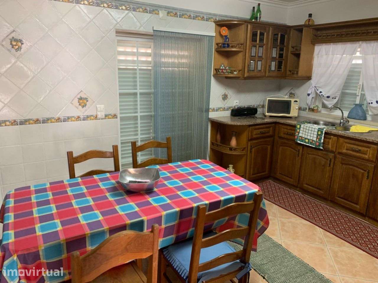 T3 isolada com garagem, jardim e lareira nos  Redondos, Fernão Ferro - Grande imagem: 4/12