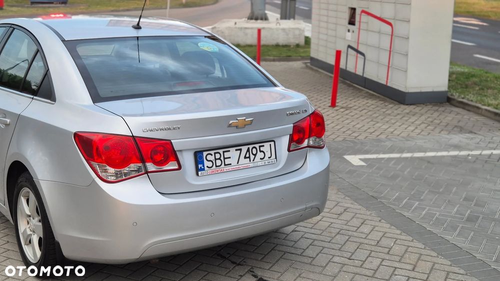 Chevrolet Cruze 1.6 LS+ - 4