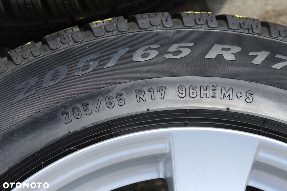 4x 205/65r17 pirelli sottozero winter 210 serie ii * 96h 6,5mm - 6