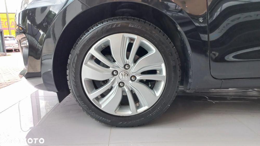 Suzuki Swift 1.2 Premium Plus - 8