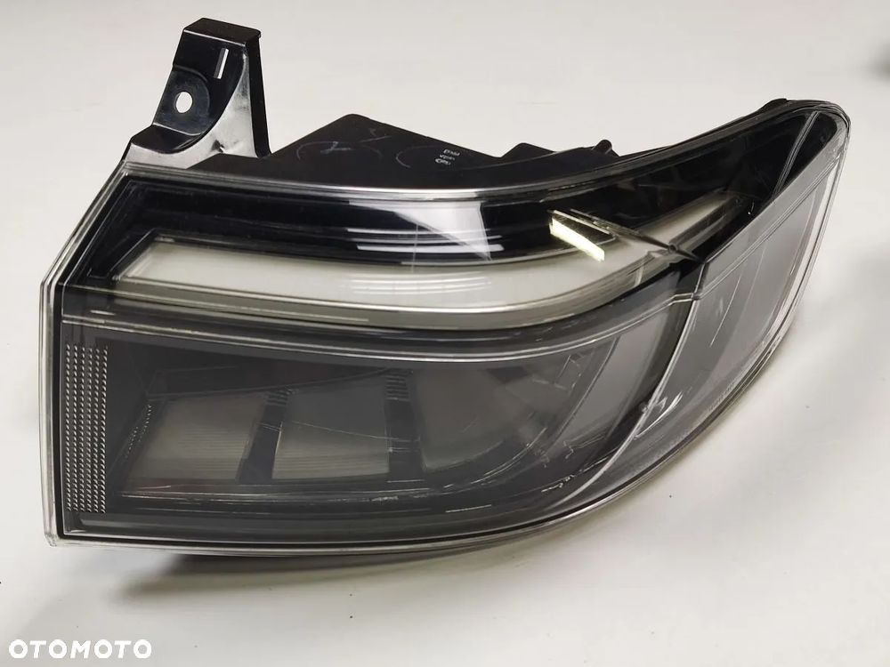 HONDA HR-V od 2021r Lampa Tylna Biała Komplet - 12