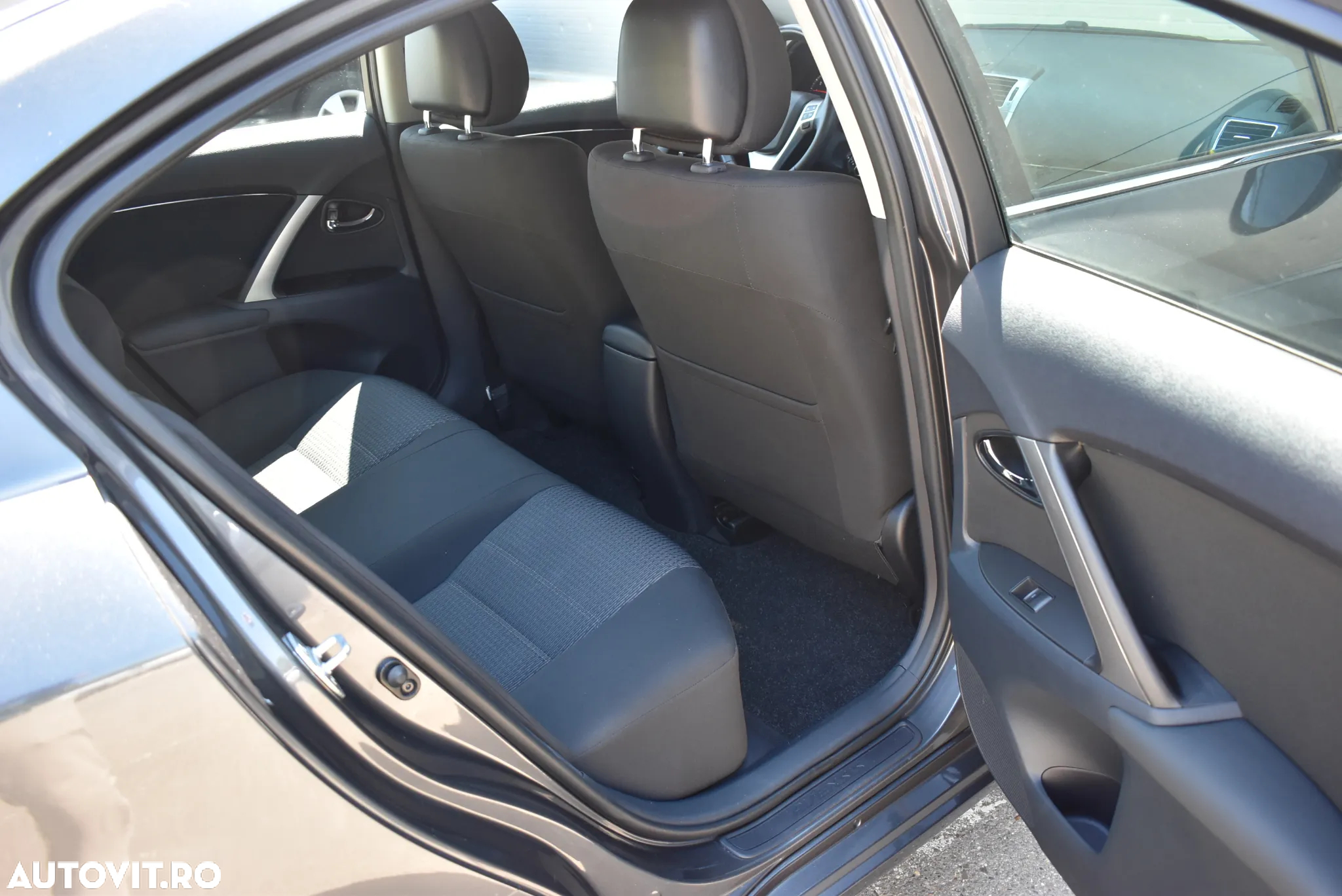 Toyota Avensis - 20