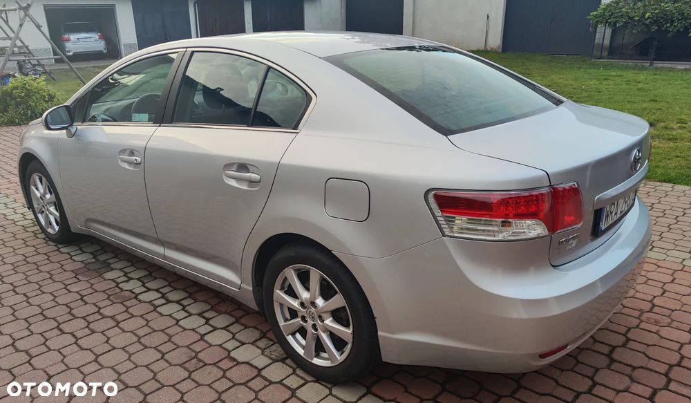 Toyota Avensis 2.0 D-4D 2010 - 7