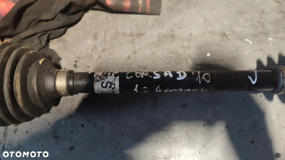 PÓŁOŚ LEWA PRZÓD OPEL CORSA D  1.2 B - 3